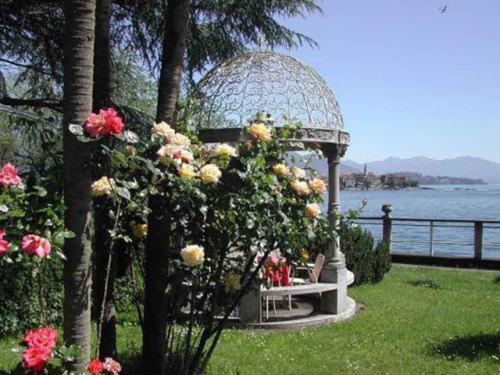 Hotel Villa Ruscello Baveno Buitenkant foto